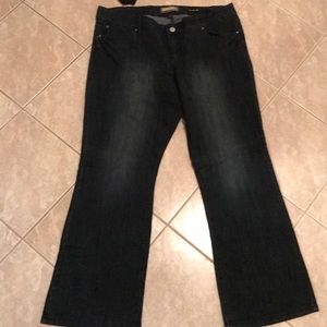 ⭐️SALE NWT KLOE Kardashian JEANS TALL CURVY  20